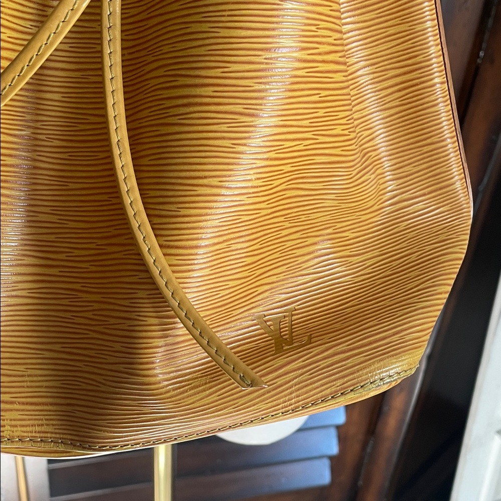 Louis Vuitton Vintage Bucket Bag add Guitar Strap to Crossbody! Authentic As Is - Picture 4 of 17